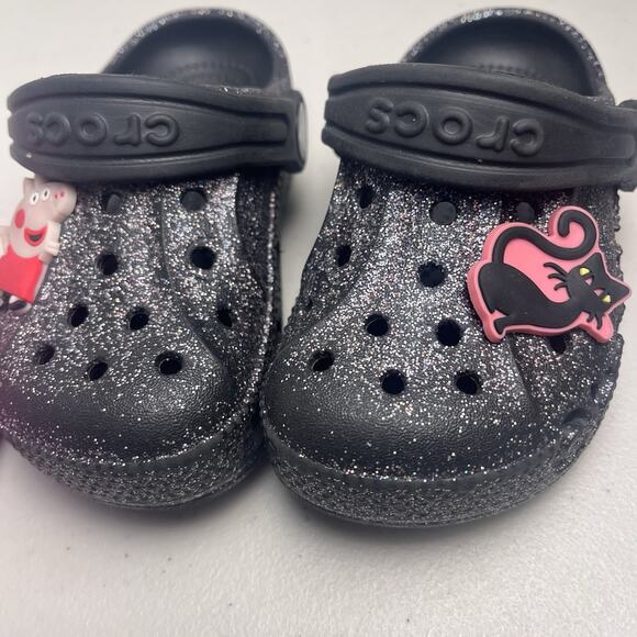 Crocs Classic Clog Toddler Size 7C Lot Girls Pink & Black Glitter w/ Shoe Charms - Picture 3 of 16